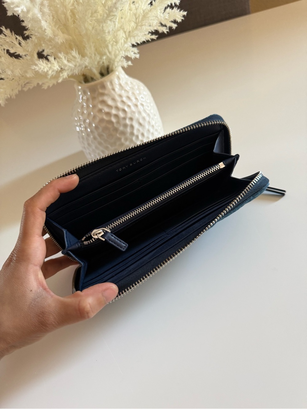NWT , authentic tory burch denim jeans blue wallet $260 - Picture 6 of 10